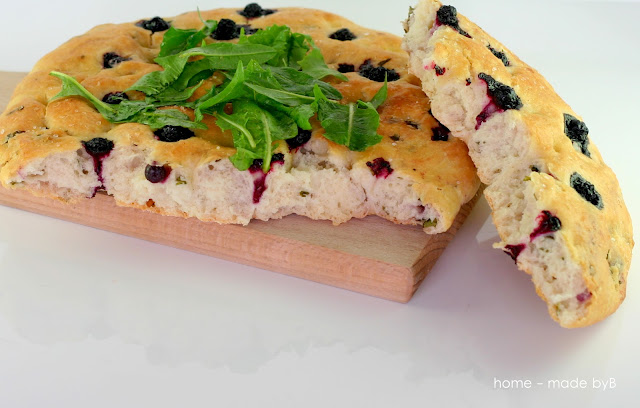 Focaccia sa rikolom i aronijom